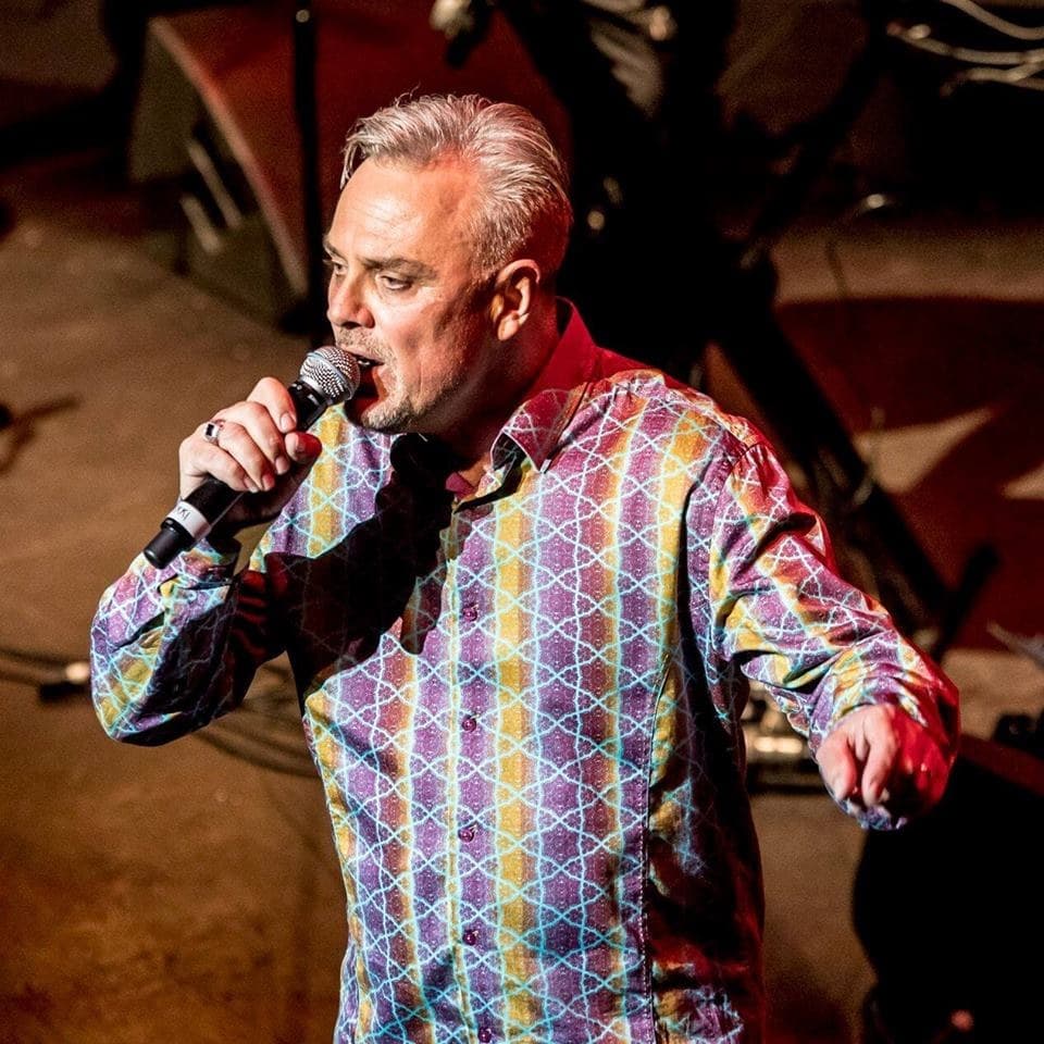Singing in the ENZO show